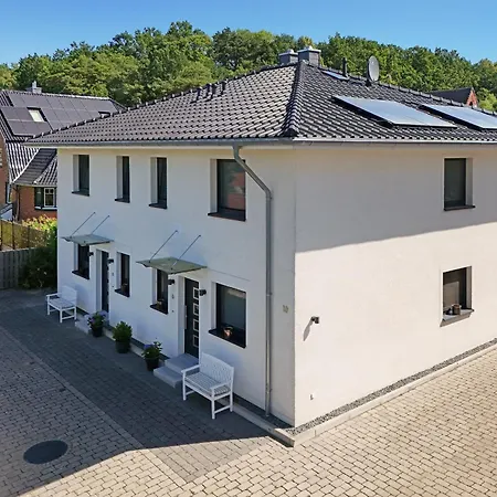 De Hüüs Achtern Sandlid Haus A Apartment Bosau
